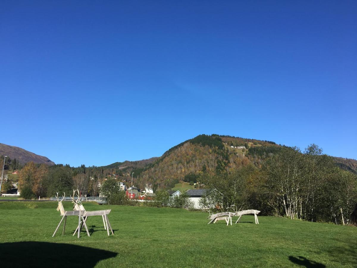 Voss- Myrkdalen Lodge Vossestrand Luaran gambar